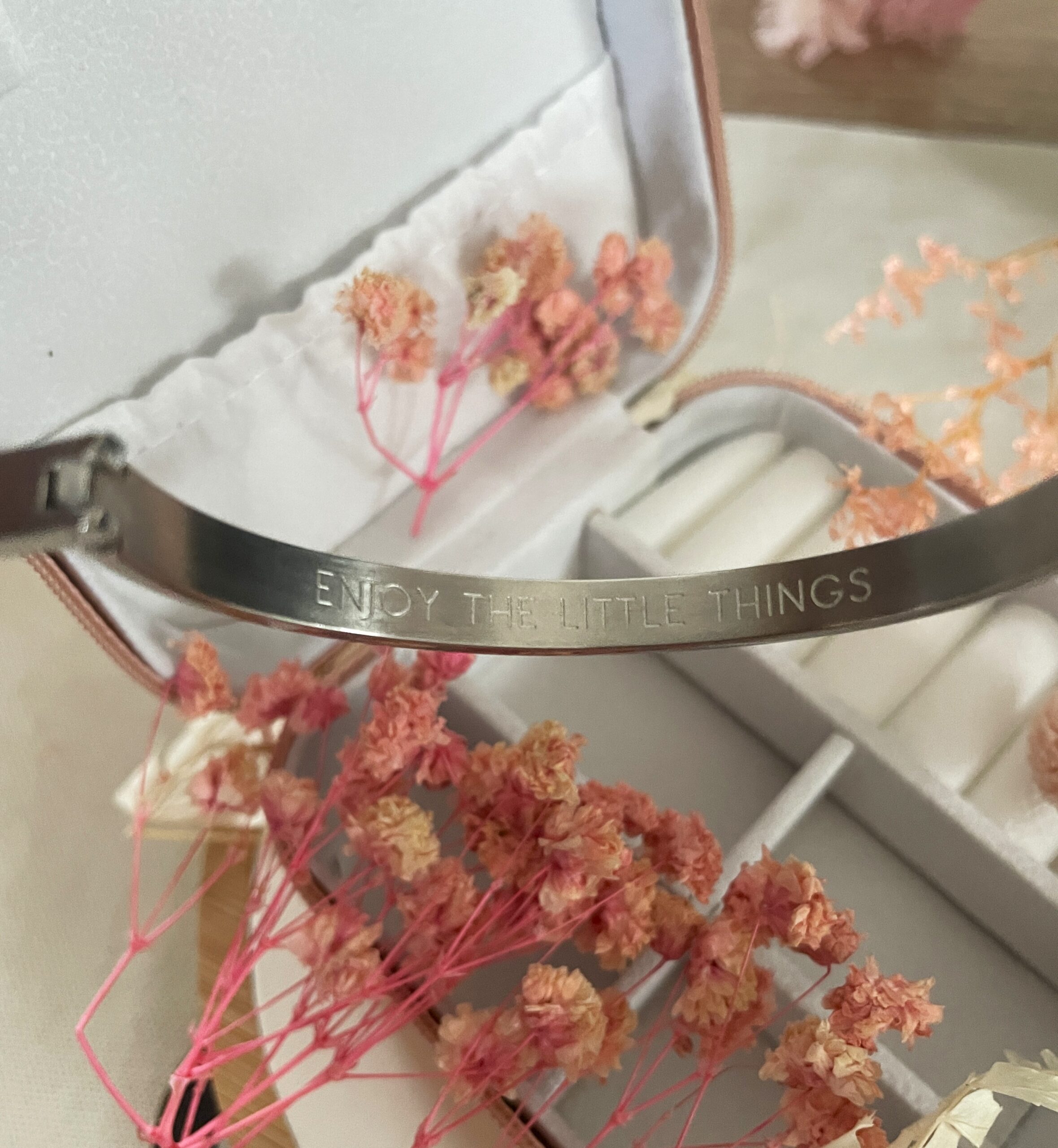 8CB-90366-2 Bracelet/jonc Co88 France en acier inoxydable argenté enjoy the little things