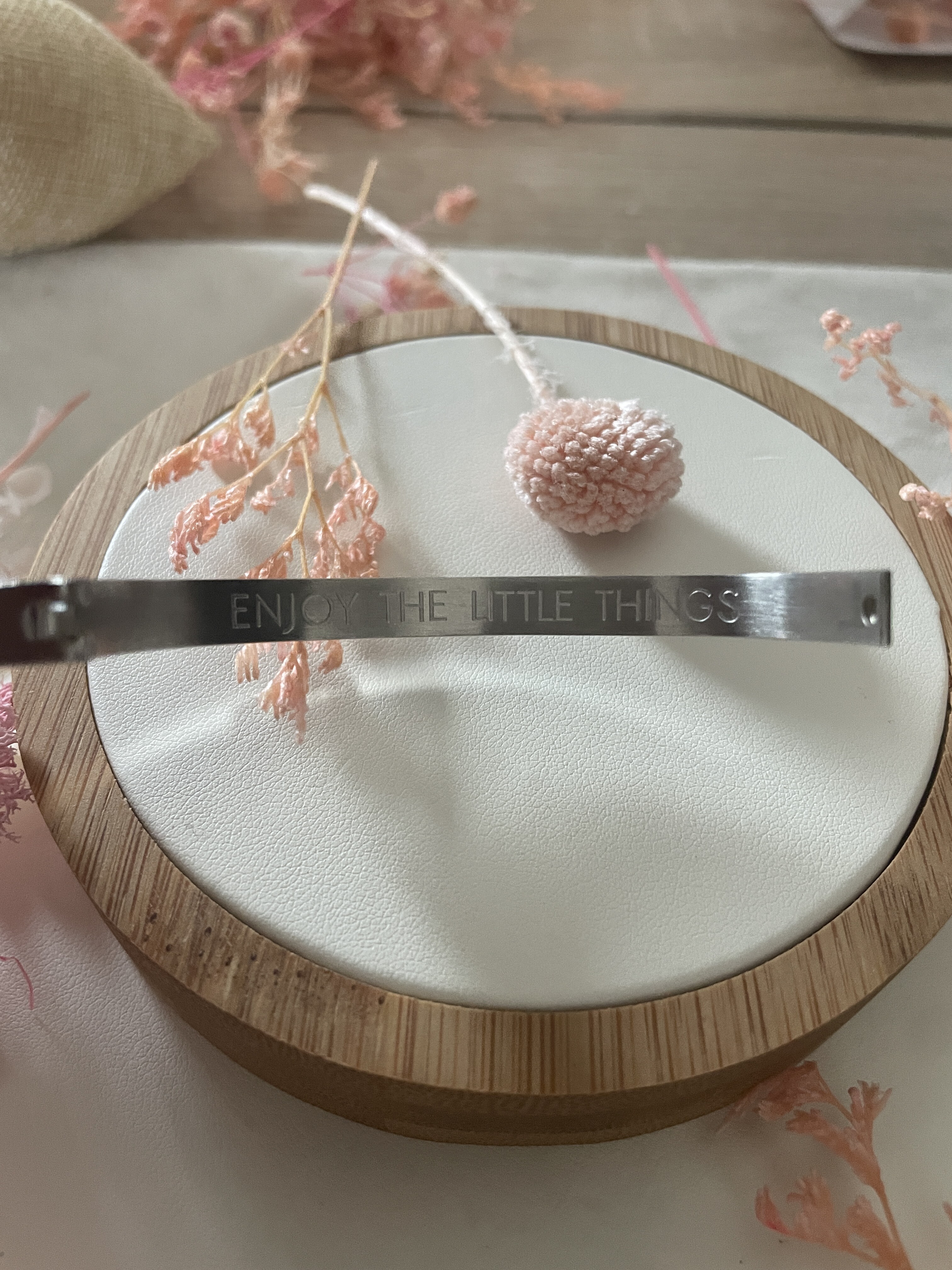 Bracelet/jonc Co88 France en acier inoxydable argenté motive love