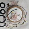 image00011 Composition bijoux Co88 France, bracelet et colliers en acier inoxydable et perles colorées, pampille dorée et perle d'eau douce